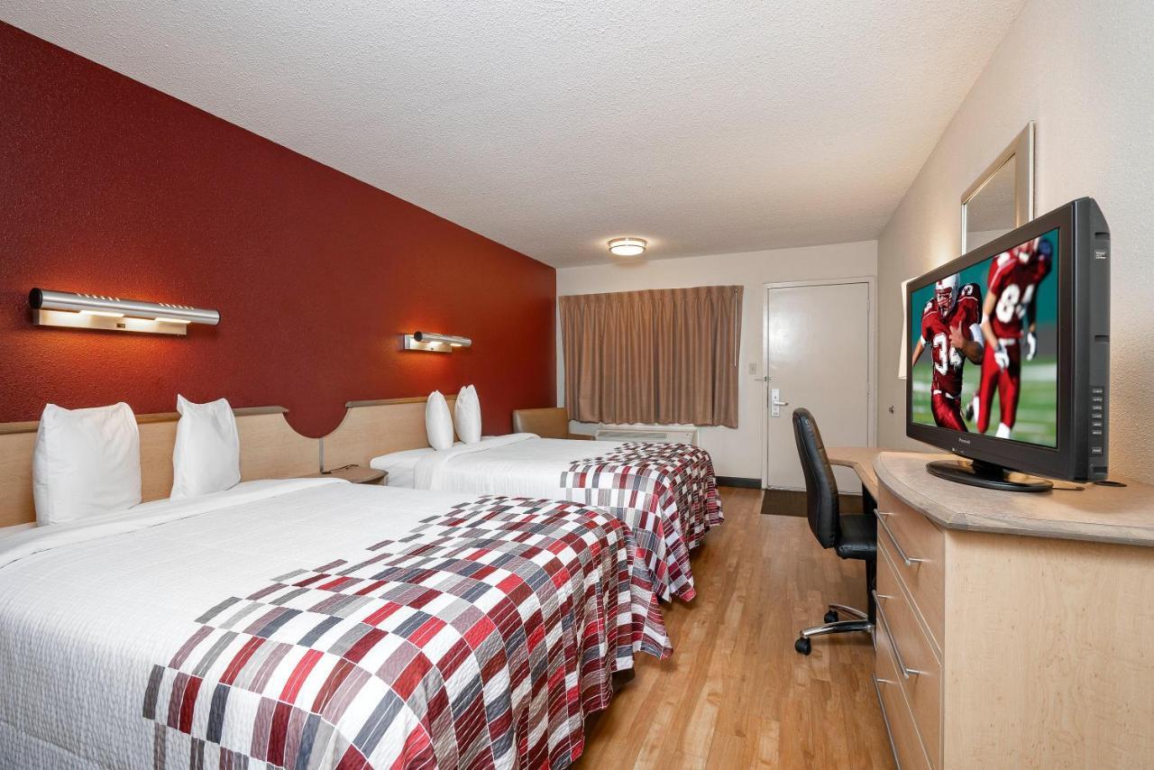 Red Roof Inn Detroit - Roseville St Clair Shores Exteriör bild