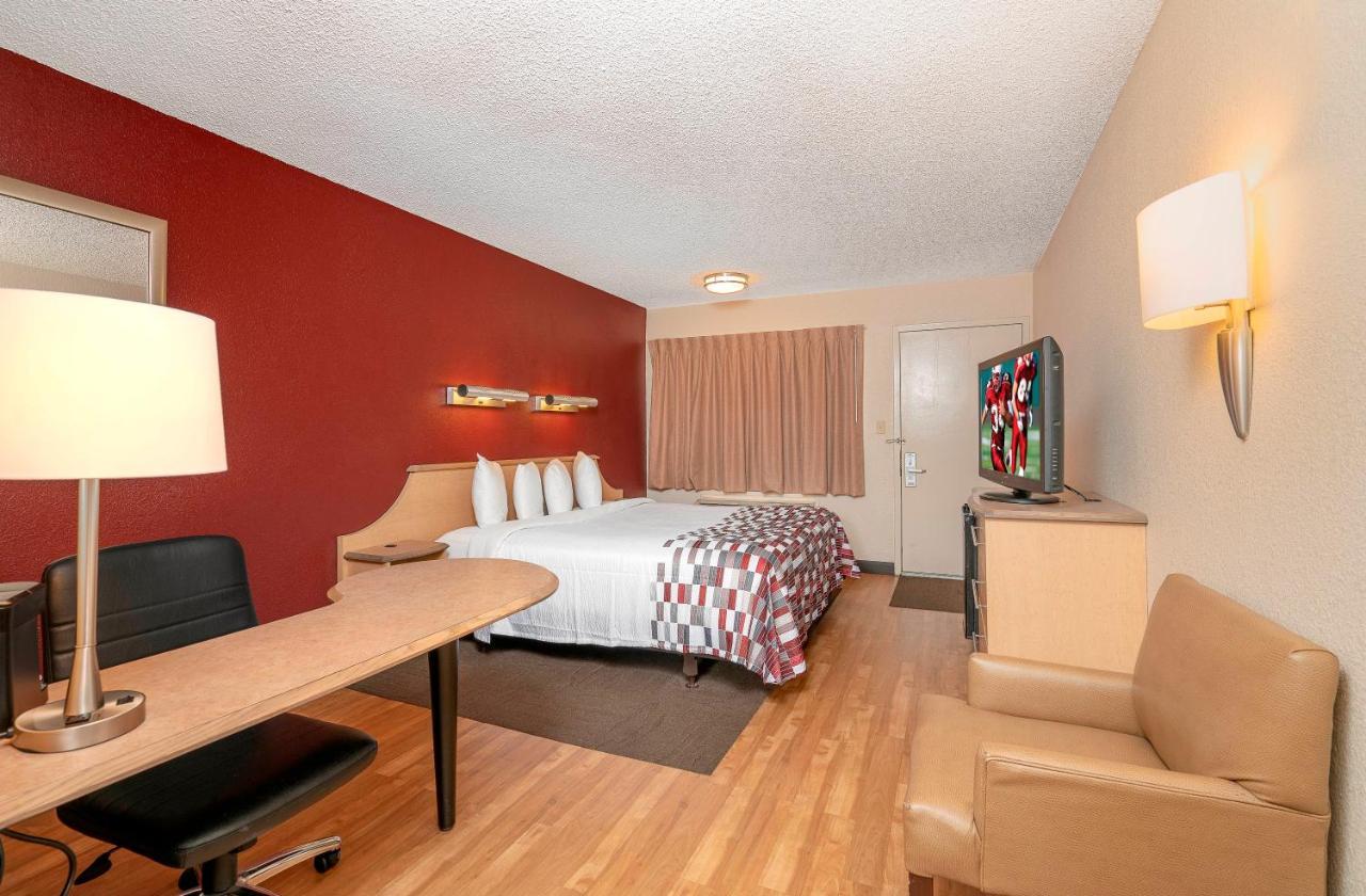 Red Roof Inn Detroit - Roseville St Clair Shores Exteriör bild