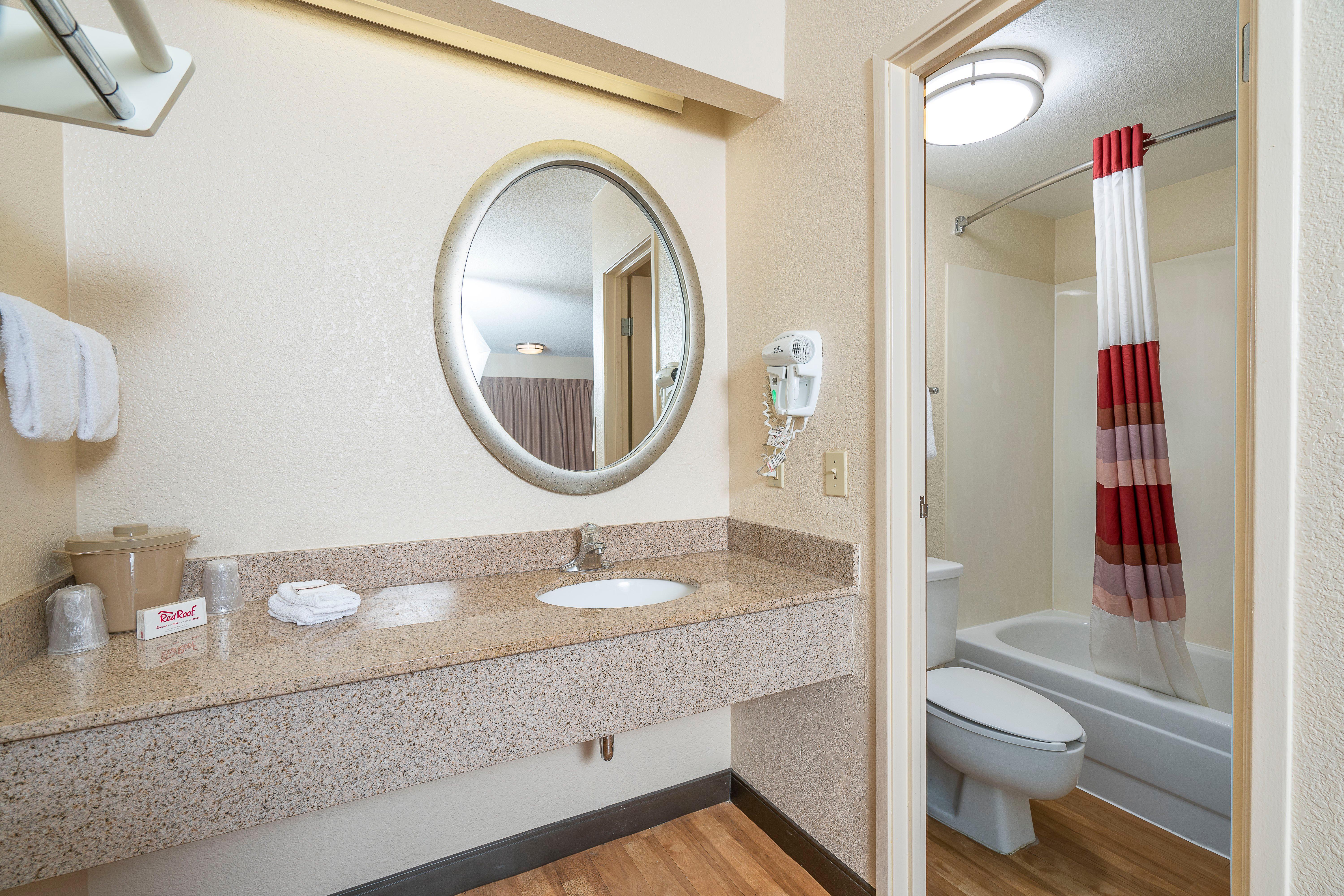 Red Roof Inn Detroit - Roseville St Clair Shores Exteriör bild