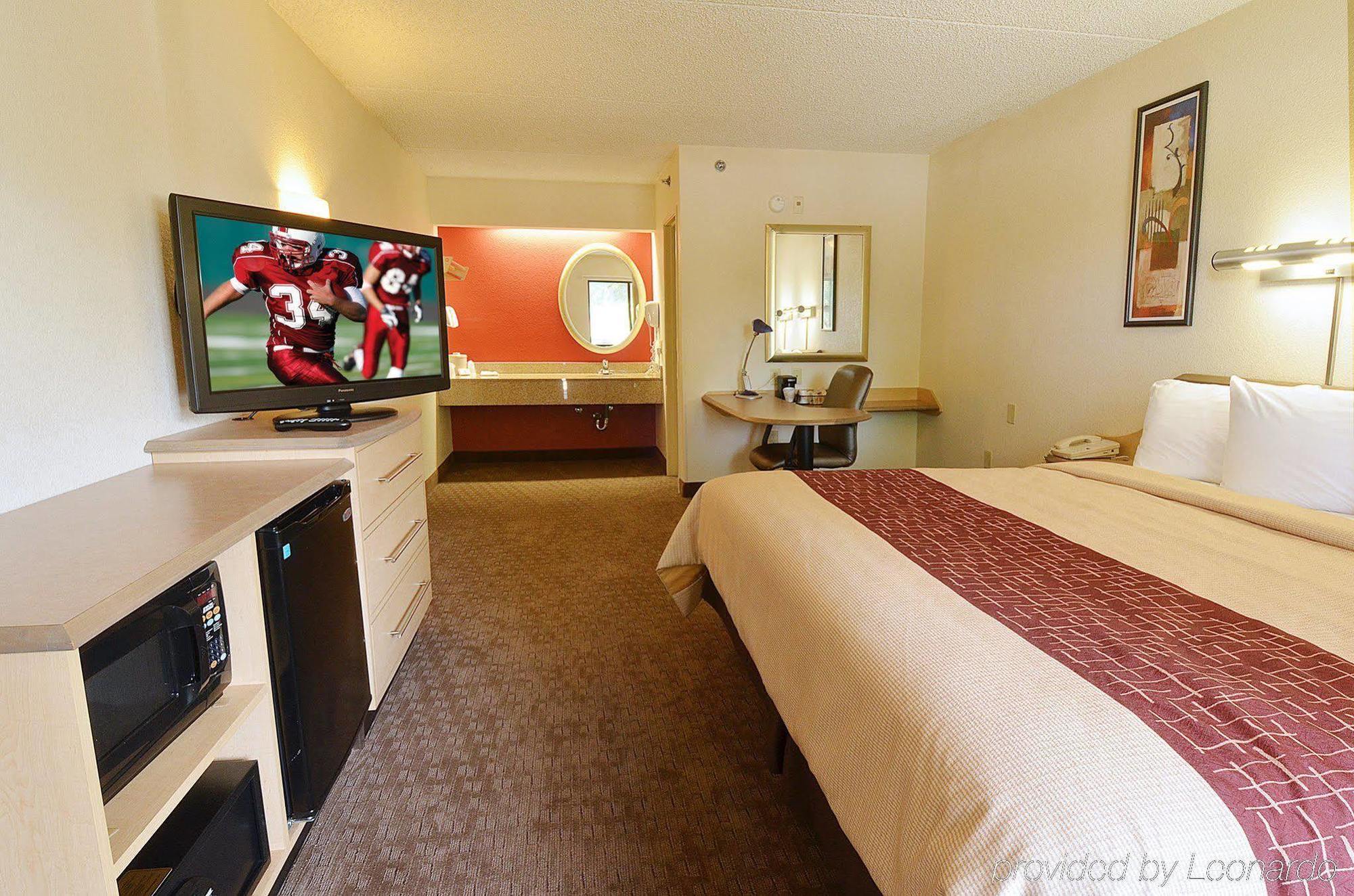 Red Roof Inn Detroit - Roseville St Clair Shores Exteriör bild