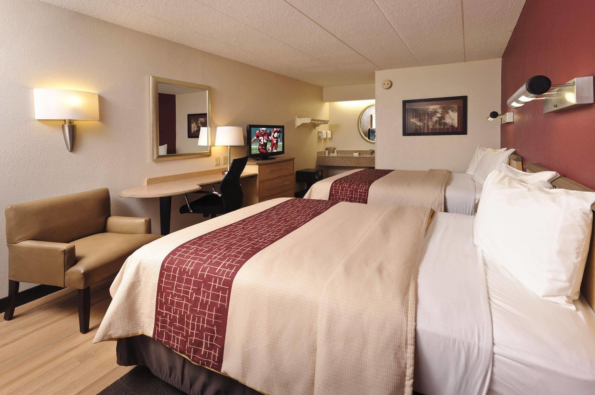 Red Roof Inn Detroit - Roseville St Clair Shores Exteriör bild