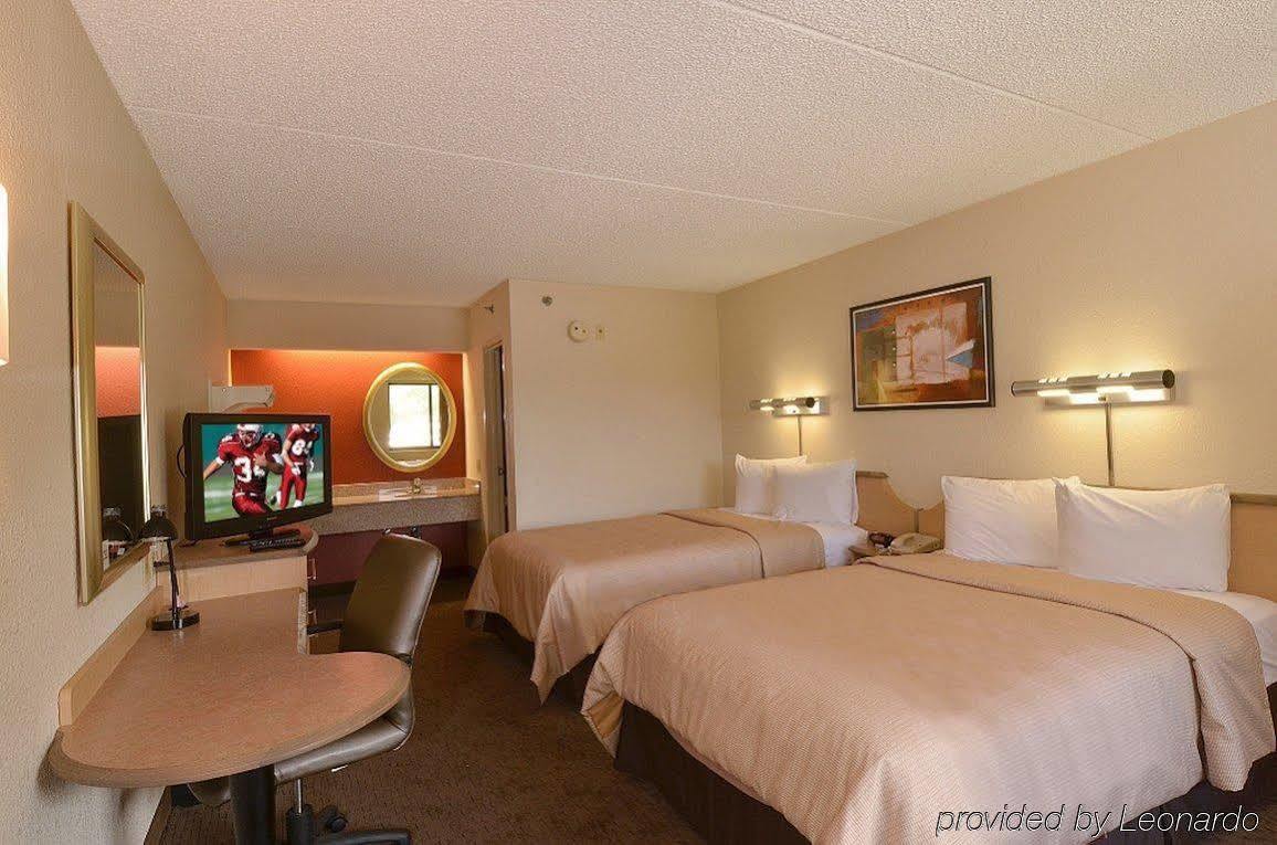 Red Roof Inn Detroit - Roseville St Clair Shores Exteriör bild